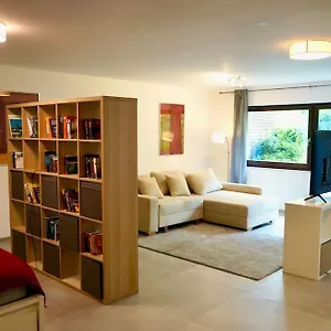 helle-kellerwohnung-im-grnen-mit-sauna.topcolognehotels.com/